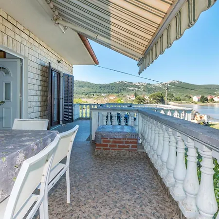 Awesome In * Pašman